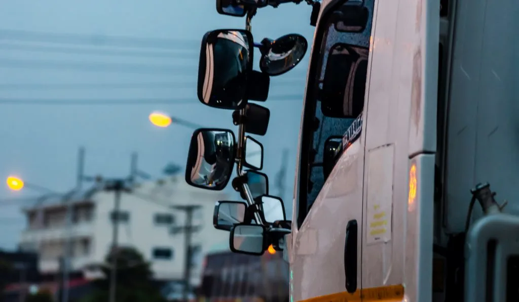 rearview of side mirrors truck 